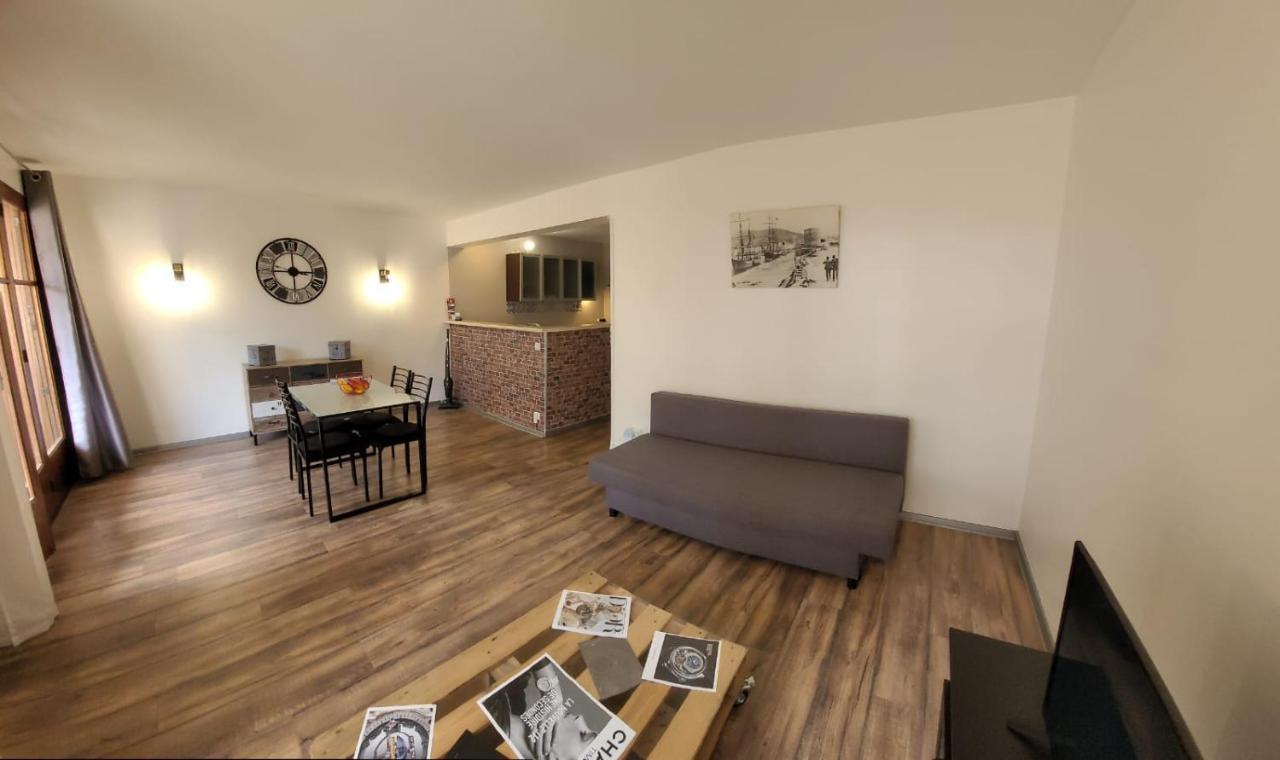 Апартаменты Au Calme, 200M Du Centre T2 Avec Balcon Et Parking Каси Экстерьер фото