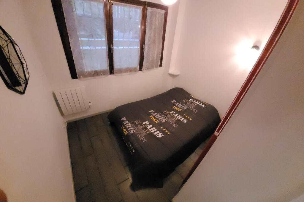 Апартаменты Au Calme, 200M Du Centre T2 Avec Balcon Et Parking Каси Экстерьер фото