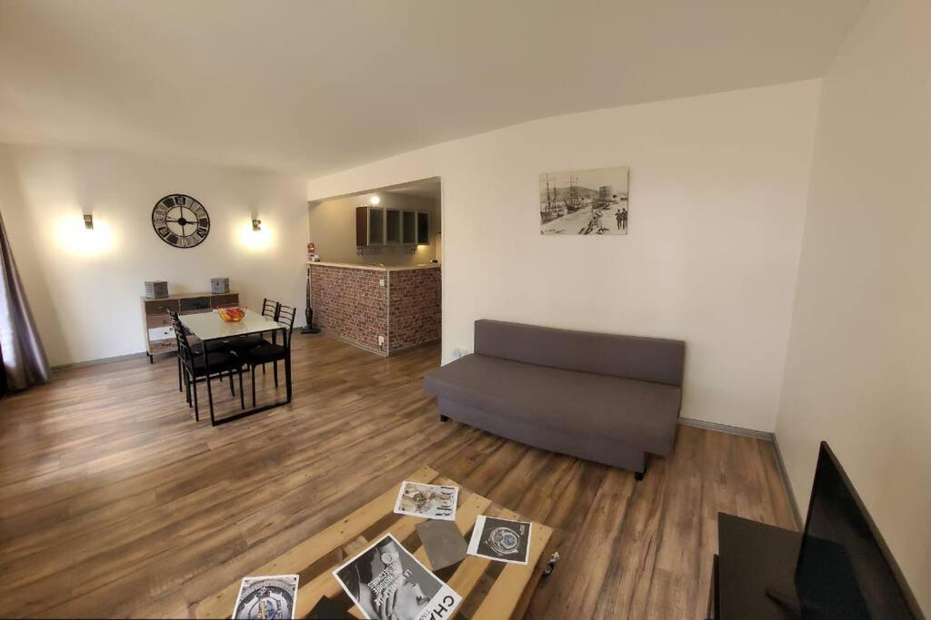 Апартаменты Au Calme, 200M Du Centre T2 Avec Balcon Et Parking Каси Экстерьер фото
